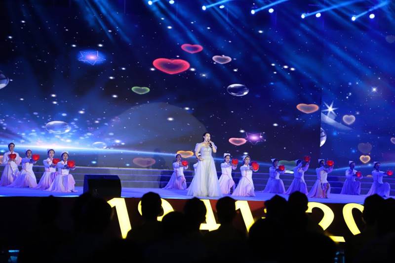 http://www.gmu.cn/__local/F/AF/38/97563300FE0981406E1F2E344A9_B371C609_1278D.jpg